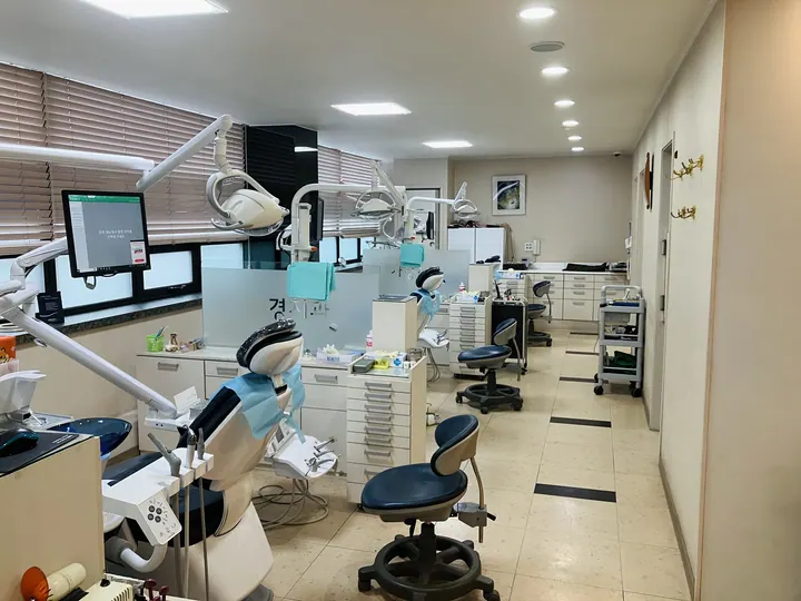 가경치과의원 — 병원이 네이버 플레이스에 올린 사진